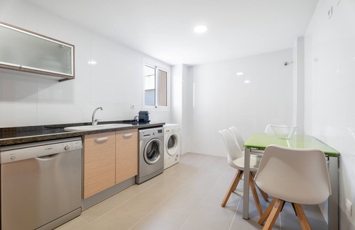Llanera de Ranes Appartement | Appartement 'Llanera De Ranes' avec balcon et climatisation