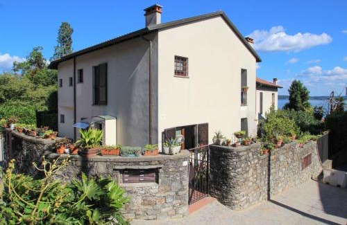 Belgirate Appartement | Apartment Lo Scoiattolo by Interhome