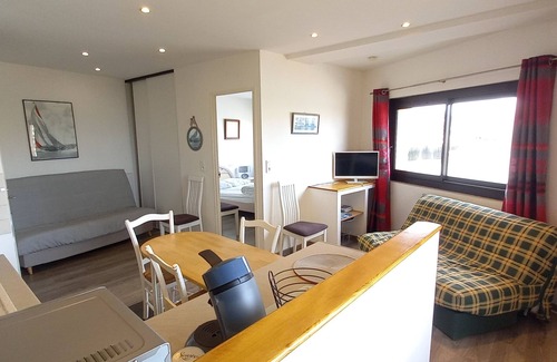 Dieppe Appartement | Appartement port de plaisance Dieppe, vue splendide garantie sur le port + mer.