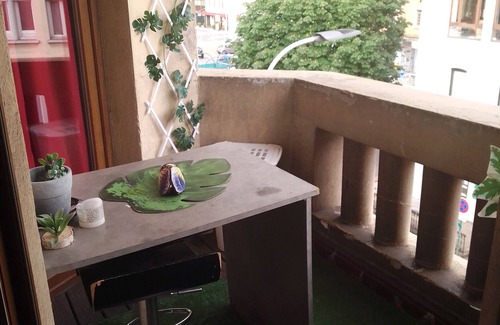 Cluses Appartement | Appartement 'Location T5 Cluses' avec vue sur la montagne, balcon et Wi-Fi