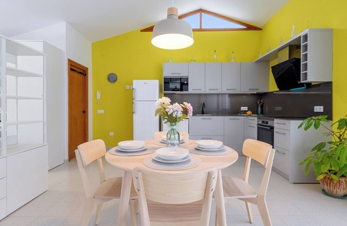 Bellvey Appartement | Appartement "Loft El Til-ler" avec terrasse privée et Wi-Fi