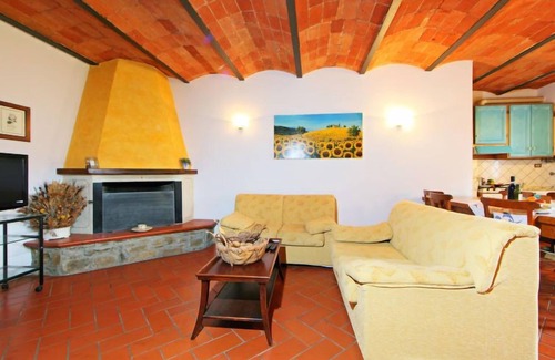 Bucine Appartement | Appartement Lucia by Interhome