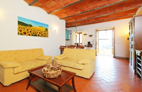 Bucine Appartement | Appartement Lucia by Interhome