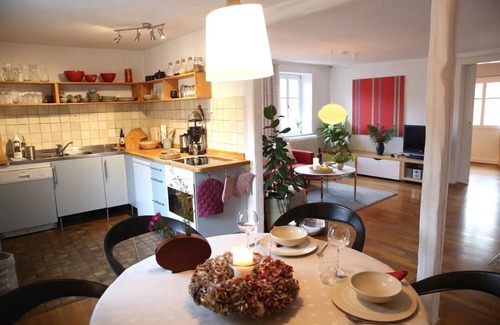 Lemberg Appartement | Appartement "Luise Im Künstlerhaus" avec terrasse privée, balcon et Wi-Fi