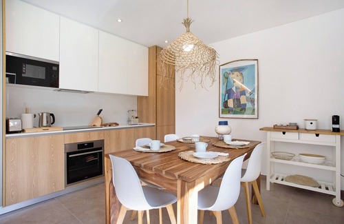 Nazare Appartement | Appartement "Luxury Boho Style Nazaré" avec vue sur la mer, piscine partagée et Wi-Fi.