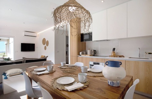 Nazare Appartement | Appartement "Luxury Boho Style Nazaré" avec vue sur la mer, piscine partagée et Wi-Fi.