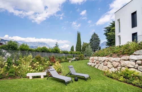 Ravina Appartement | Apartment Luxury Hotel 'Midum Family Balcony' with Mountain View, Wi-Fi and Air Conditioning