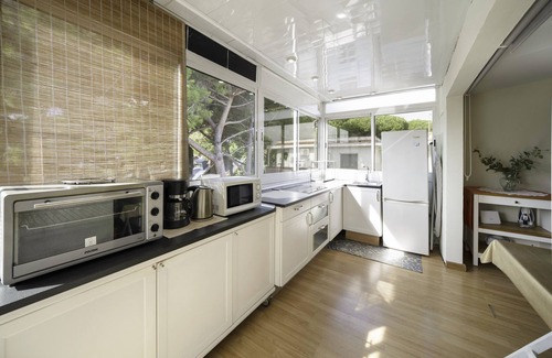 Castelldefels Appartement | Appartement "Luz y Color" avec terrasse privée, Wi-Fi et climatisation