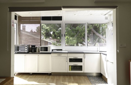 Castelldefels Appartement | Appartement "Luz y Color" avec terrasse privée, Wi-Fi et climatisation
