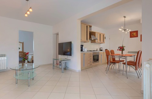 Modrusani Appartement | Appartement Macini by Interhome
