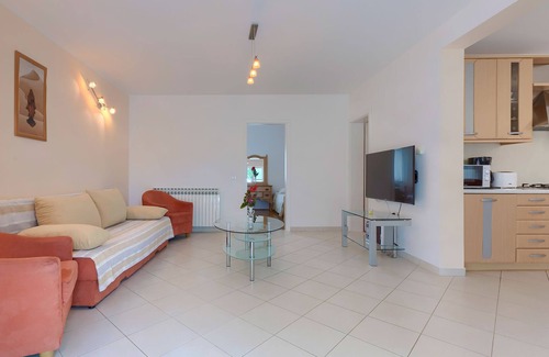 Modrusani Appartement | Appartement Macini by Interhome