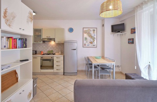 Montioni Appartement | Appartement 'Madonnina In Lazise' avec piscine partagée, Wi-Fi et climatisation