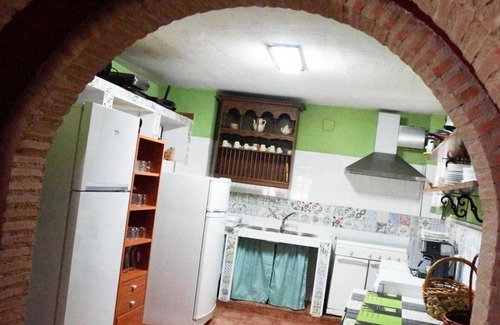 Villacarrillo Appartement | Appartement 'Majada La Carrasca' avec vue sur les montagnes, piscine privée et climatisation