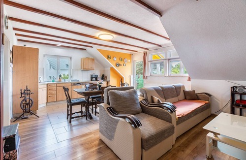 Hubertshofen Appartement | Apartment 'Malsam' with Lake View, Balcony and Wi-Fi