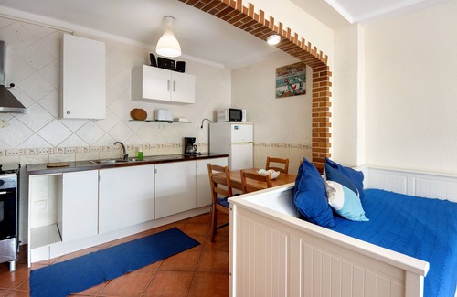 Barra Appartement | Apartment 'Manny's Place - By The Sea' with Balcony and Wi-Fi