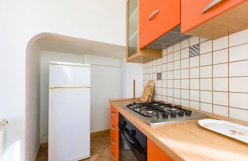 Santo Stefano Appartement | Apartment 'Mandorlo' with Sea View, Private Terrace and Wi-Fi