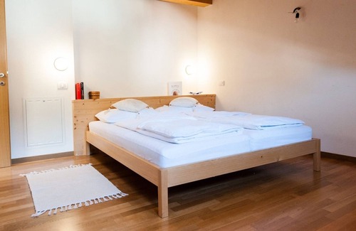 Ronzo-Chienis Appartement | Apartment 'Mansarda Ronzo' with Mountain View & Wi-Fi