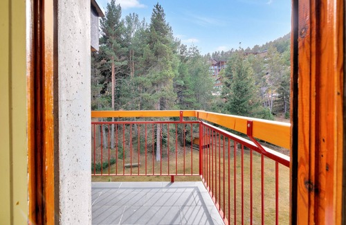 Alp Appartement | Appartement 'Masella' avec vue sur les montagnes, jardin partagé