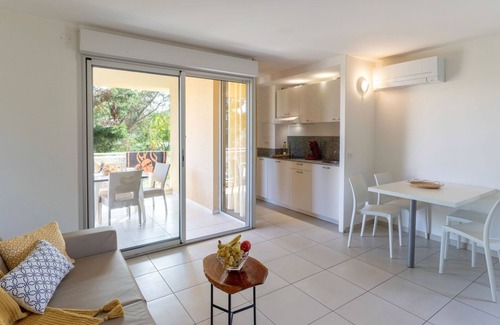 Santa-Lucia-di-Moriani Appartement | Appartement MB4 by Interhome