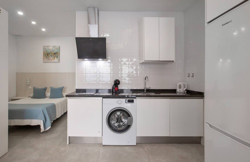 Jardin de la Abadia Appartement | Apartment 'Mendoza Loft Málaga' with Wi-Fi and Air Conditioning