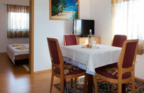 Brzac Appartement | Appartement Mirjana (KRK356) à Krk/Krk - 4 personnes, 2 chambres