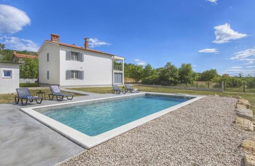 Ripenda Verbanci Appartement | Apartment Mirna with Swimming Pool