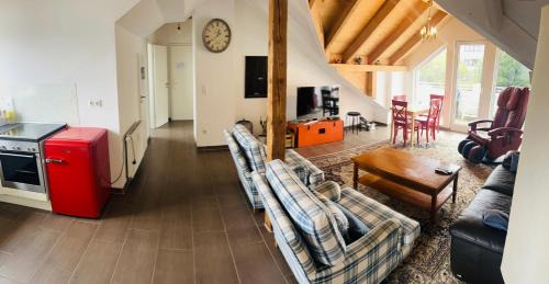 Kelkheim Appartement | Apartment mit schöner Aussicht auf den Großen Feldberg & Burg Königstein