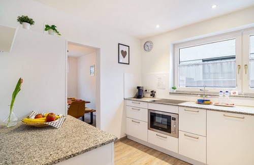 Calmbach Appartement | Appartement "Mit Wintergarten" avec terrasse privée, jardin privé et Wi-Fi