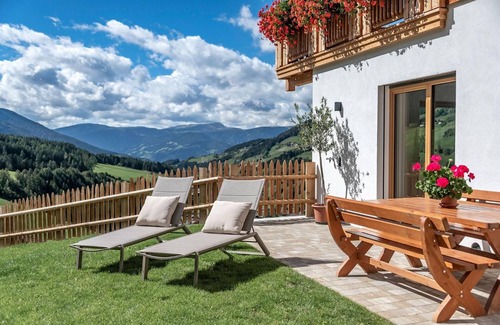 Funes Appartement | Appartement 'Mittermanting' avec vue sur la montagne, terrasse privée et Wi-Fi
