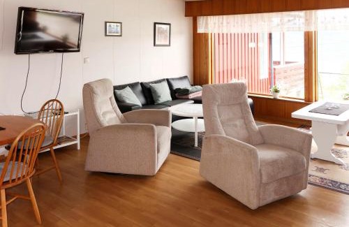Florø Appartement | Apartment Mjellhaugen by Interhome