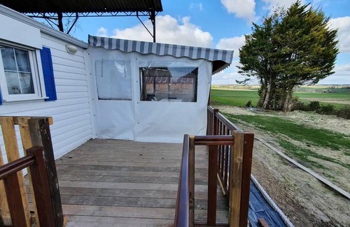 Yviers Appartement | Apartment "Mobile Home Serge" with Private Terrace, Shared Garden & Wi-Fi