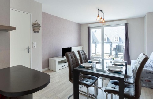 La Madeleine-Bellevue Appartement | Apartment Montjoie- Bat A by Interhome