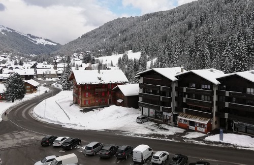 Morgins Appartement | Apartment Morgins, Résidence Bellevue / with private swimming pool ! :)