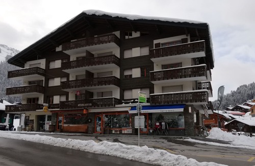 Morgins Appartement | Apartment Morgins, Résidence Bellevue / with private swimming pool ! :)