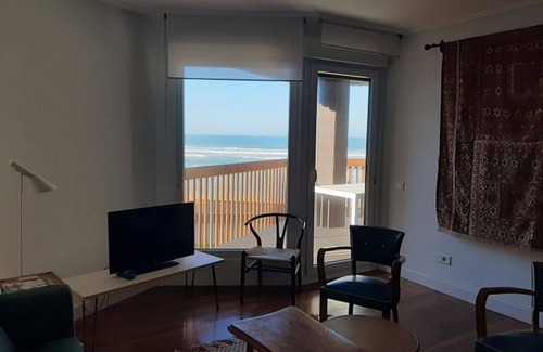 Zarautz Appartement | Appartement Muskaria - Spectaculaire, 1er ligne de plage, piscine by Egona