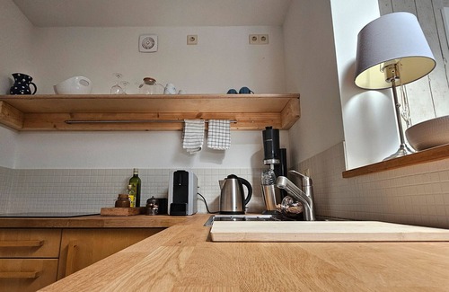 Striesen Appartement | Apartment 'Nahe Blauen Wunder' with Shared Terrace, Shared Garden and Wi-Fi