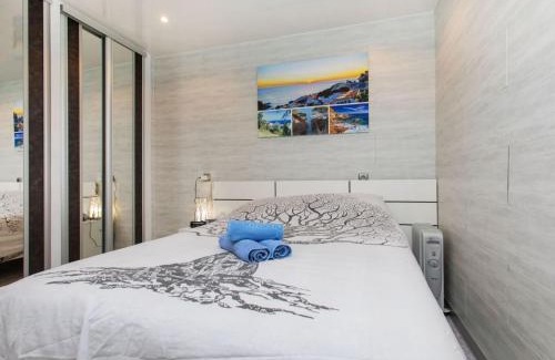 Salionc Appartement | Apartment Naranja by Interhome