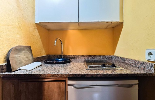 Ibiza City Centre Appartement | Appartement "Navila René" près de la mer avec piscine partagée & Wi-Fi
