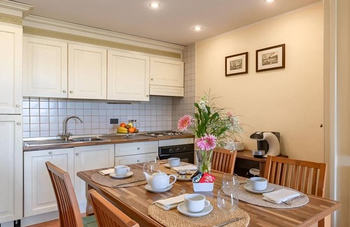 Settecamini Appartement | Appartement moderne à Guidonia avec jardin