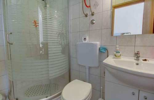 Miholascica Appartement | Apartment near Martinscica Catamaran Terminal in Mihojašcica