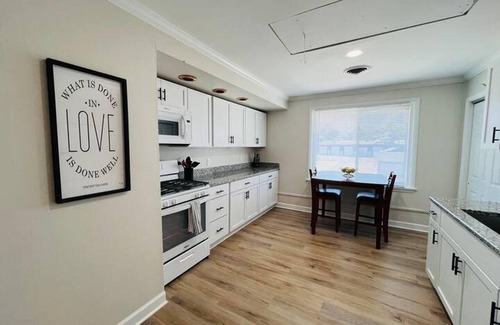 Gary Appartement | Apartment Near Merrillville BP