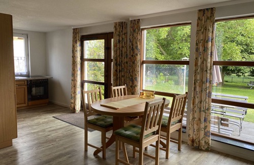 Zarrendorf Maison | Appartement près de Stralsund avec son propre lac, parc et animaux