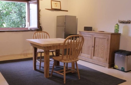 Peruyes Appartement | Apartment near the coast. Mountain views