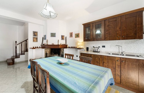 Nuragus Appartement | Apartment 'Nel Cuore Dell'isola' with Private Terrace, Private Garden and Air Conditioning