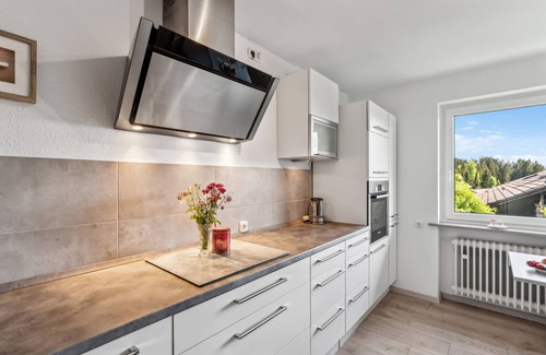 Enzensberg Appartement | Appartement "Neuschwanstein-blick" avec vue sur le lac, jardin partagé et Wi-Fi