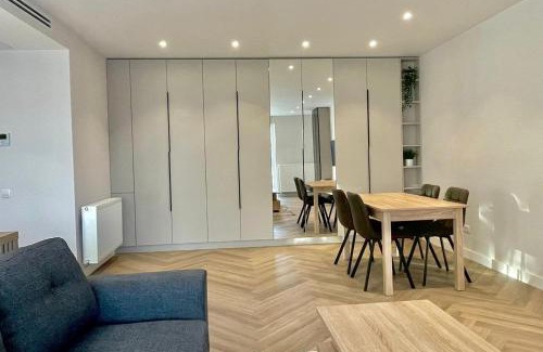 Sector 3 Appartement | Apartment No 503 Lebada Lake Residence