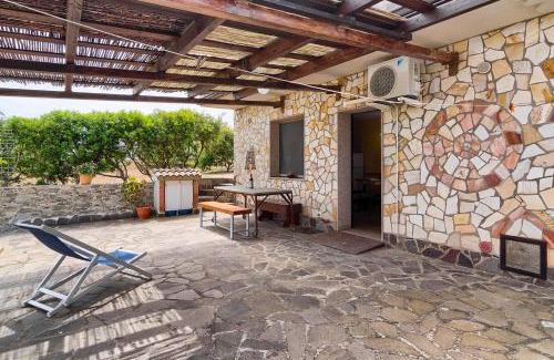 Gonnesa Appartement | Apartment Nuraghe, barrierefrei, auf Olivenhain