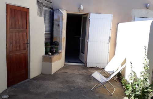 La Rochelle Appartement | Appartement de 28 m² sur courette ensoleillée.