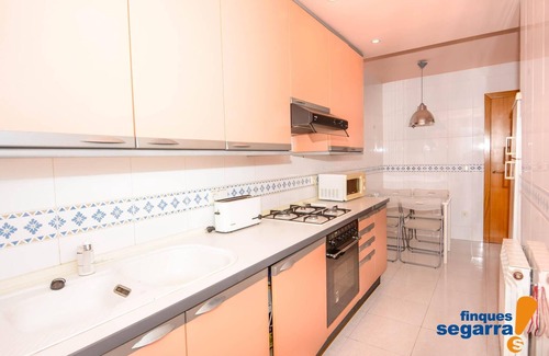 El Roc de Sant Gaieta Appartement | Appartement en bord de mer avec espace commun et piscine