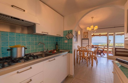 Golfo di Marinella Appartement | Appartement avec piscine et vue sur la mer wi fi plage 100m